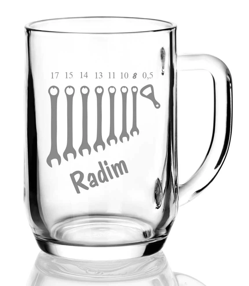 Půllitr s pískovaným motivem "PIVAŘ OPRAVÁŘ"