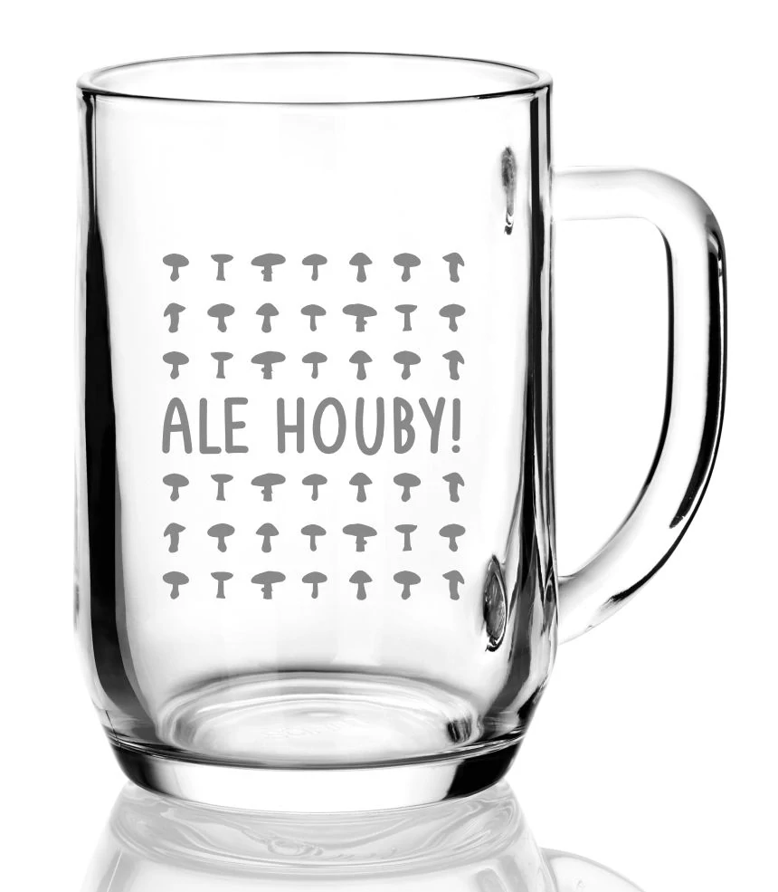 Půllitr s pískovaným motivem "ALE HOUBY!"